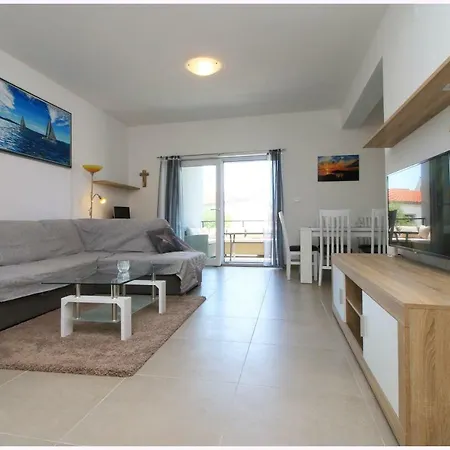 Superior Discover Apartment Primosten